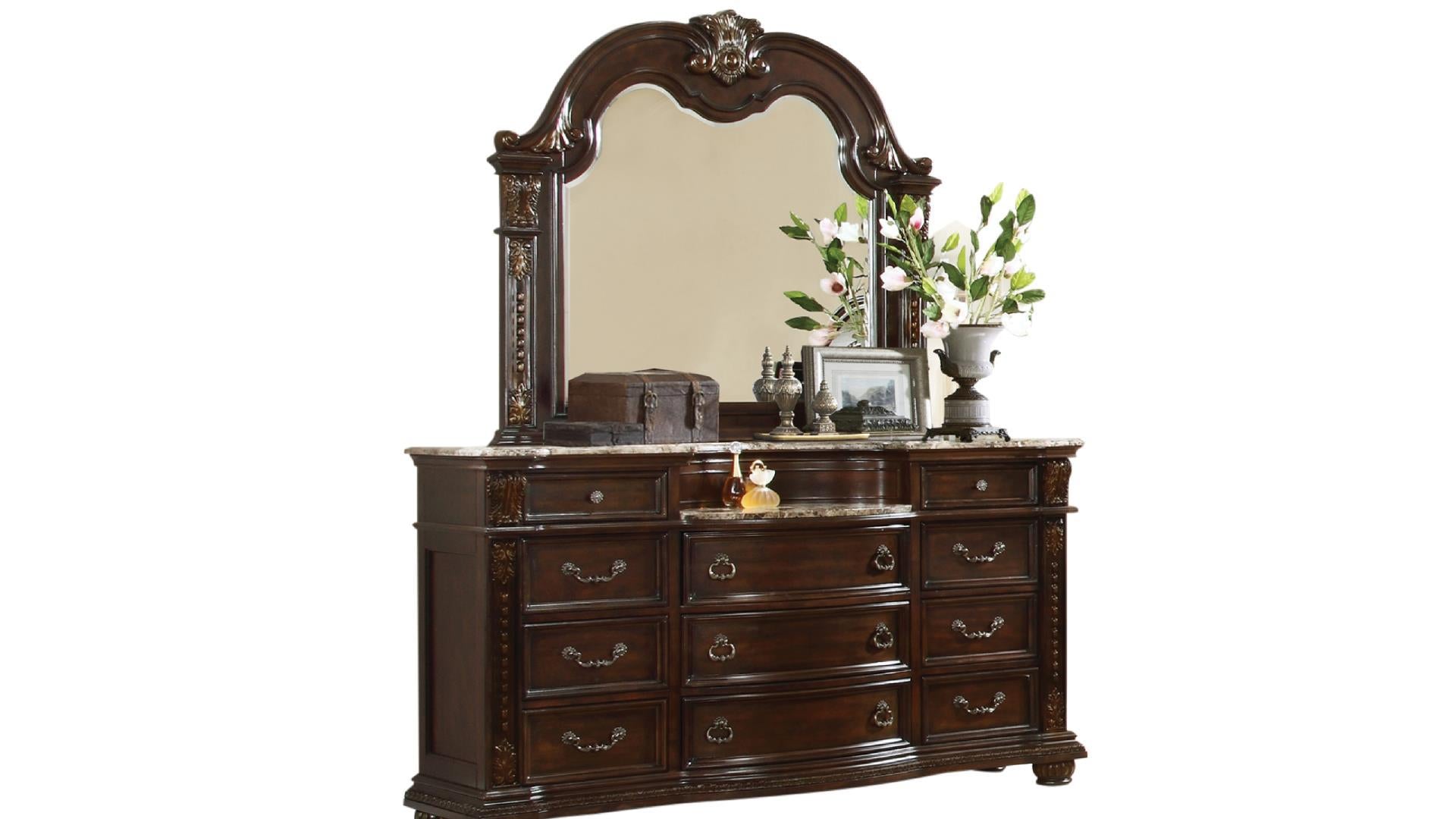 Roma Traditional Bedroom Set