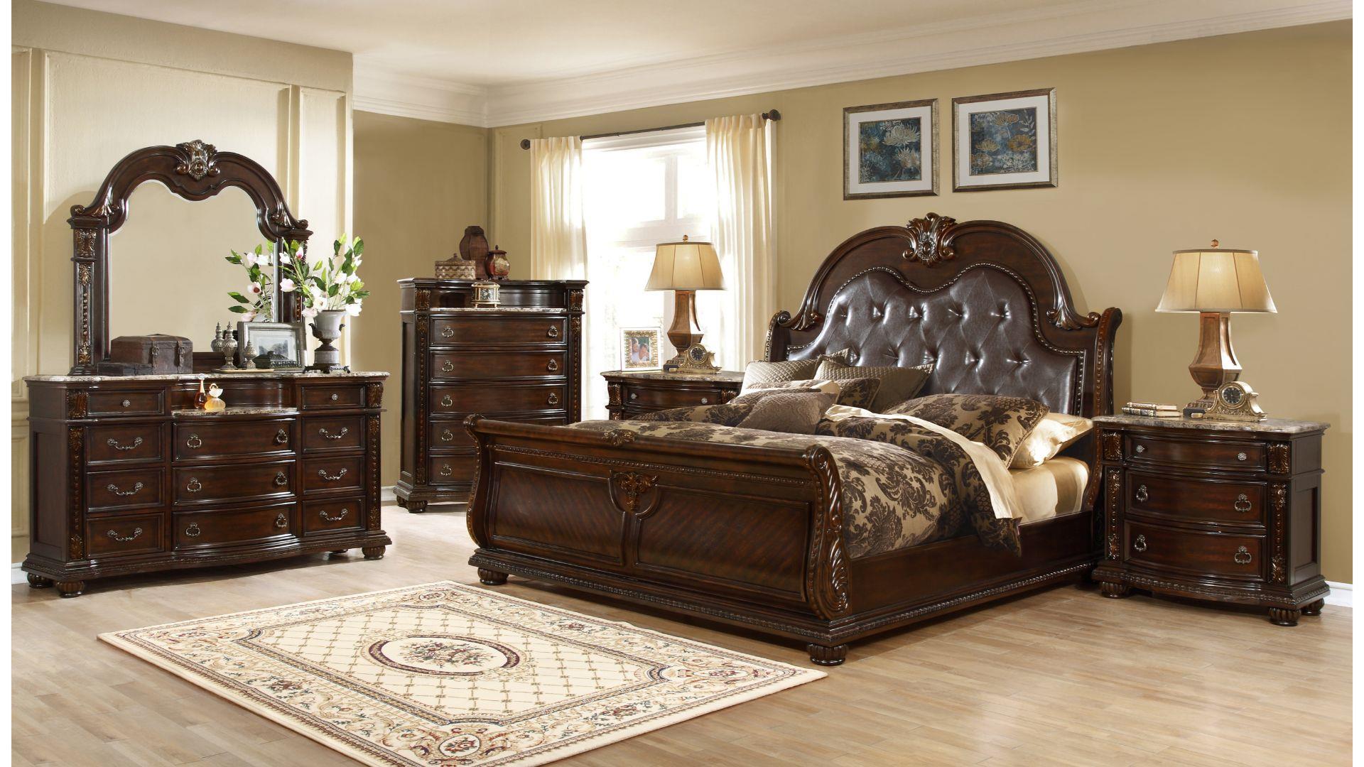 Roma Traditional Bedroom Set