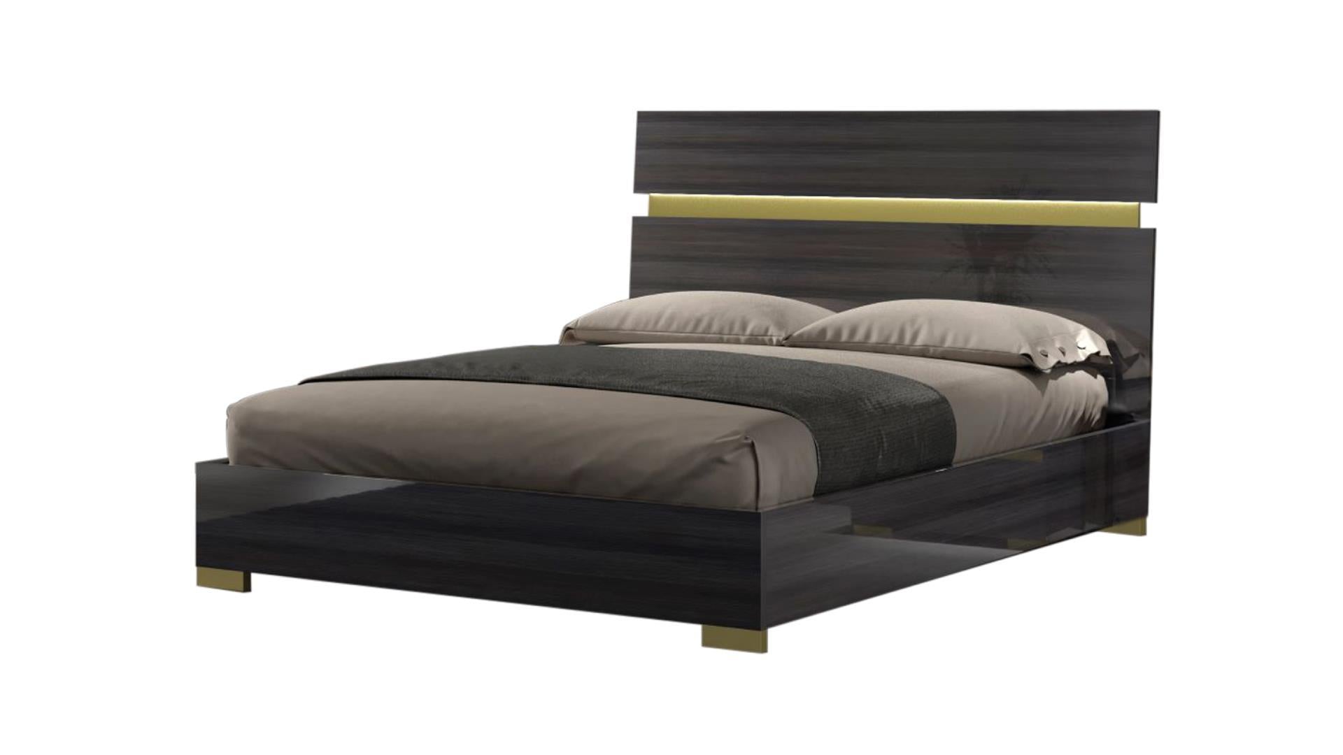 Yvette Bedroom Set